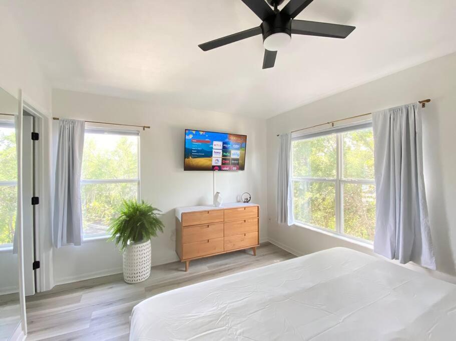 Sanctuary Gainesville Bright 2 Bedroom King Condo Kültér fotó