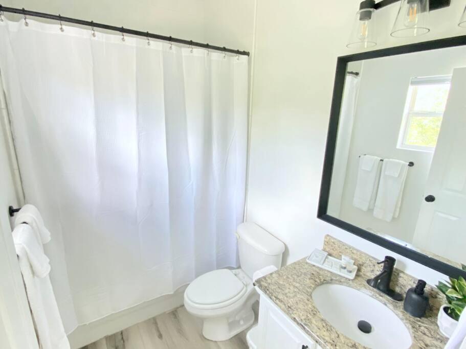 Sanctuary Gainesville Bright 2 Bedroom King Condo Kültér fotó