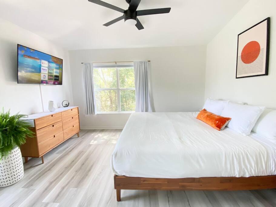 Sanctuary Gainesville Bright 2 Bedroom King Condo Kültér fotó