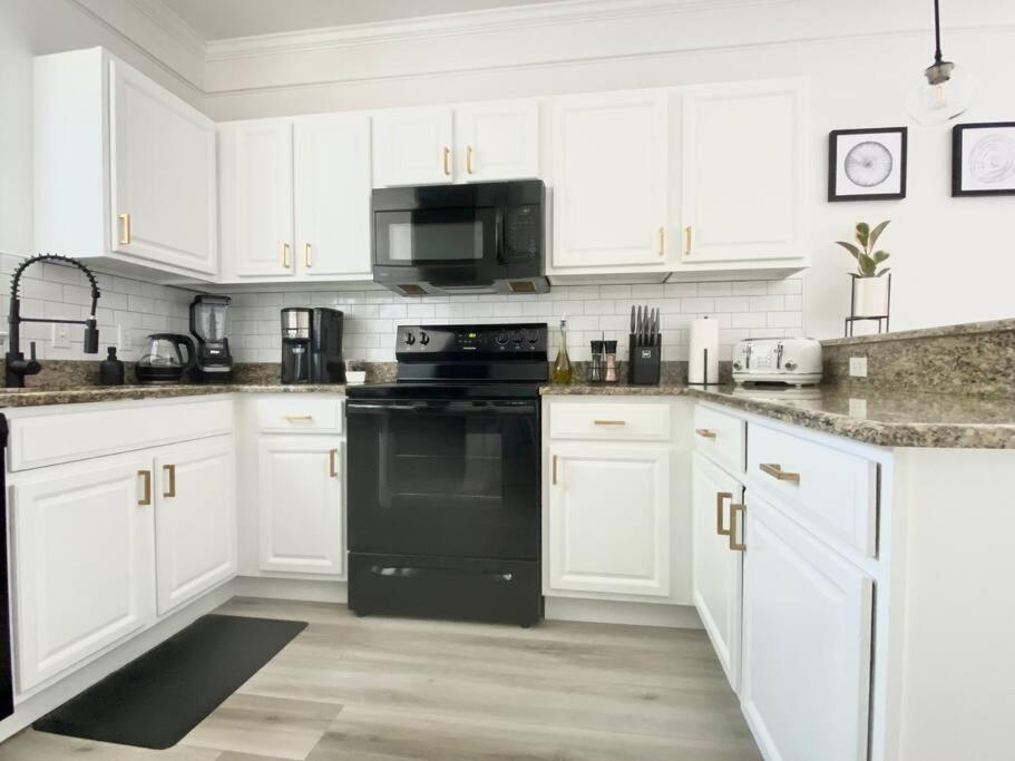 Sanctuary Gainesville Bright 2 Bedroom King Condo Kültér fotó
