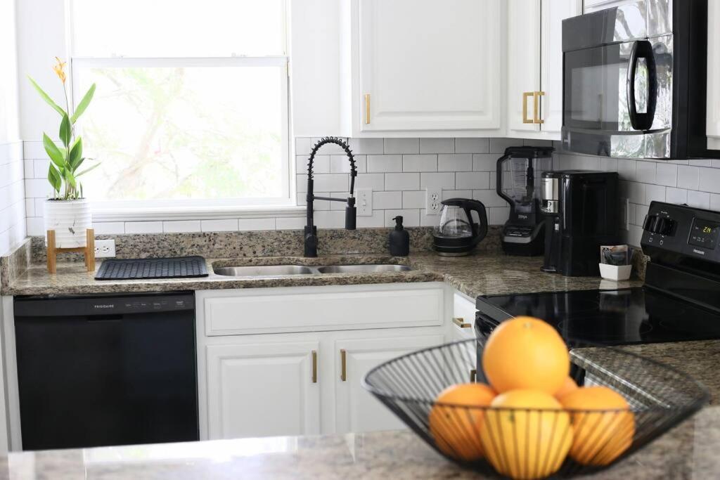 Sanctuary Gainesville Bright 2 Bedroom King Condo Kültér fotó