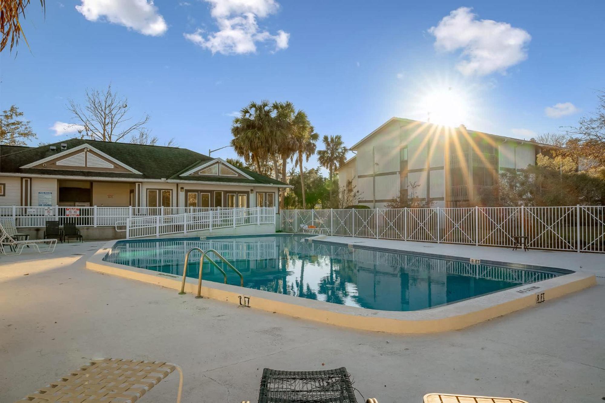 Sanctuary Gainesville Bright 2 Bedroom King Condo Kültér fotó
